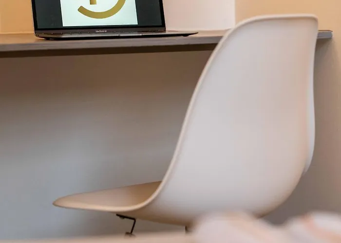 Le Cognacais Charme, Confort & Art De Vivre Apartment